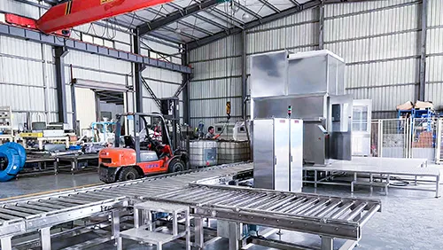 Línea automática de envasado para tambores sobre palet e IBCs